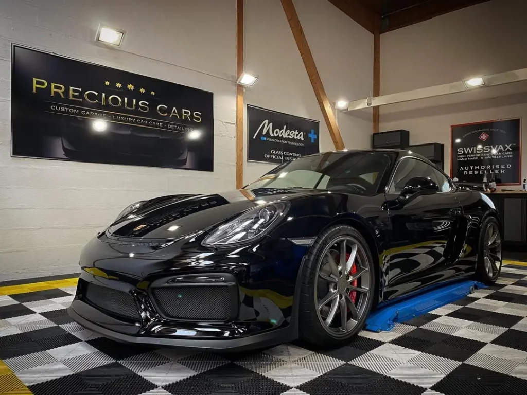 Porsche GT4 Precious Cars Le Mans