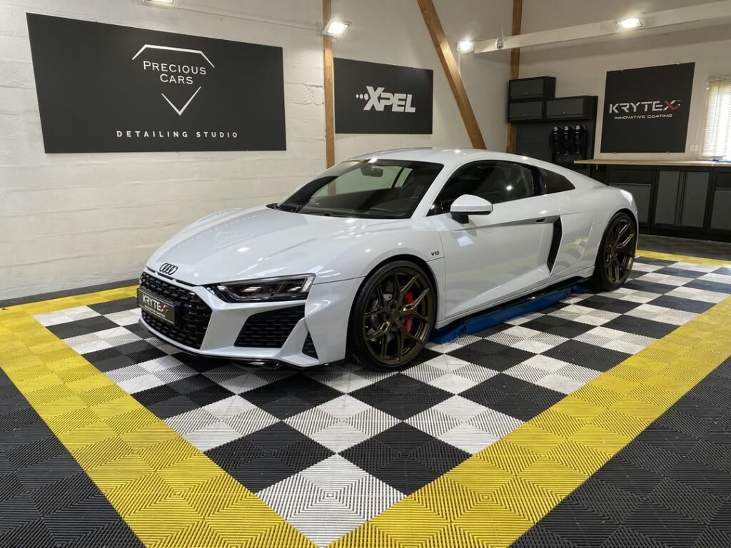 Audi R8 V10 RWD Precious Cars Le Mans