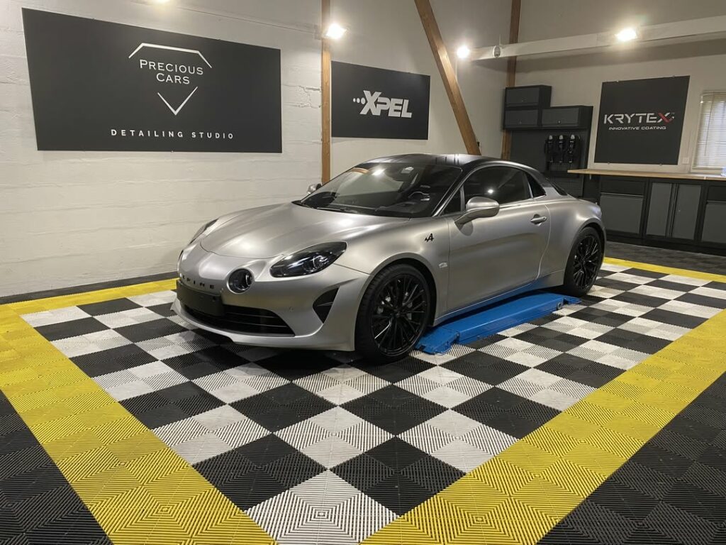 Alpine A110 S Enstone Edition Precious Cars Le Mans